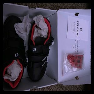 Peloton cycling shoes size 43. Men’s 10 women’s 12